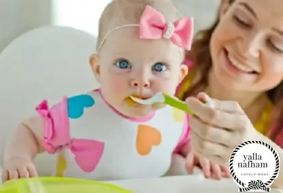 كيفية تغذية الطفل الرضيع في الشهر الاول